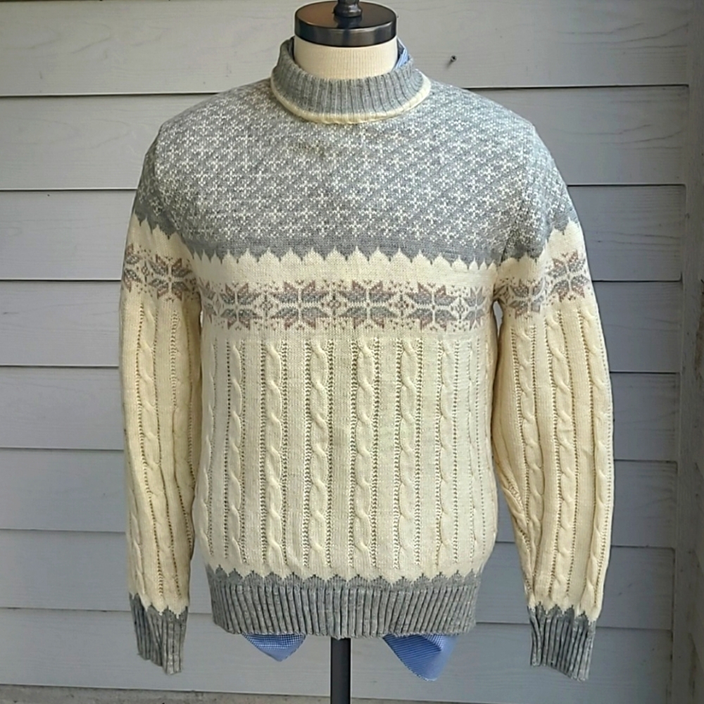 JANTZEN Beige Grey Snowflakes Xmas USA Medium Mens Winter Crewneck Sweater VTG
